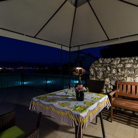 Holidays Apartments Slanada With Terrace And Sea View, Near The Beach & Town Trogir, Free Parking, Quiet Place On Peninsula Ciovo Buitenkant foto