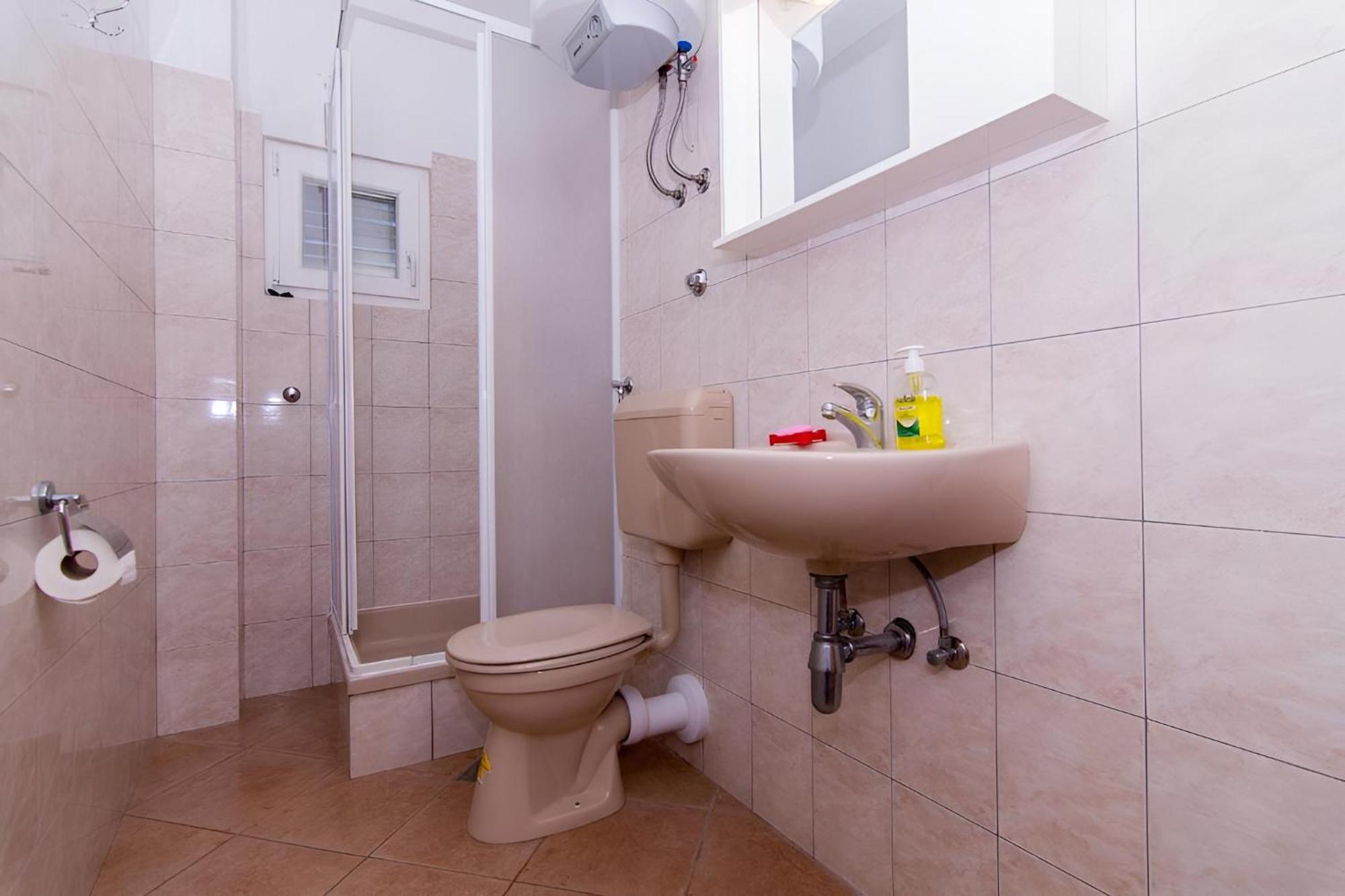 Holidays Apartments Slanada With Terrace And Sea View, Near The Beach & Town Trogir, Free Parking, Quiet Place On Peninsula Ciovo Buitenkant foto